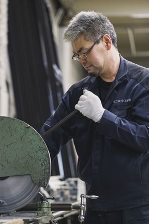 丸二サッシ工業株式会社